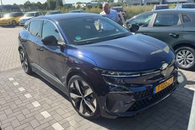 Renault Mégane E-Tech (2023) thumbnail 5
