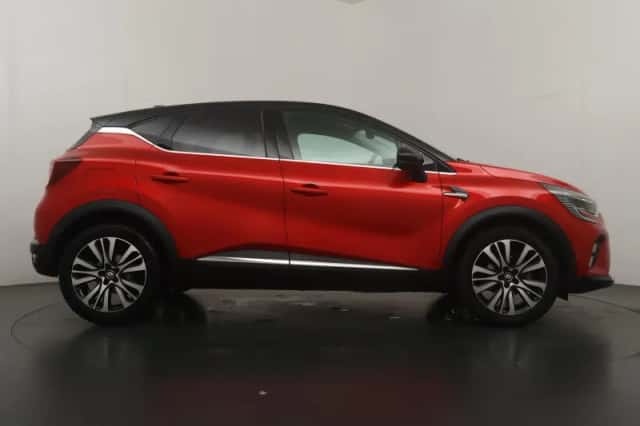 Renault Captur (2023) thumbnail 6