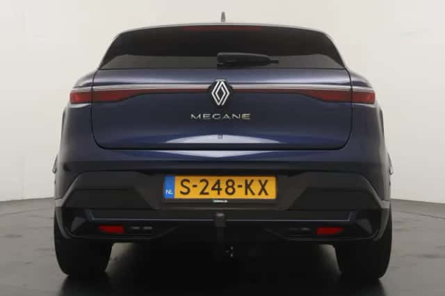 Renault Mégane E-Tech (2023) thumbnail 4