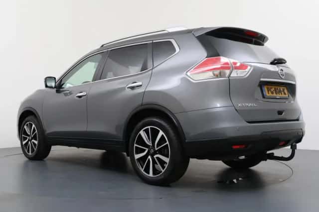 Nissan X-Trail (2017) thumbnail 3
