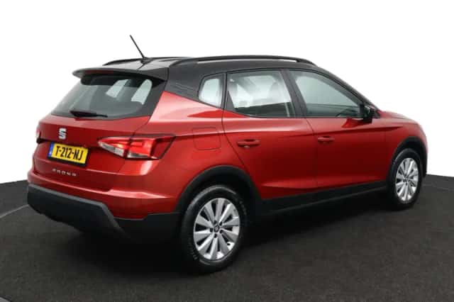 SEAT Arona (2021) thumbnail 5