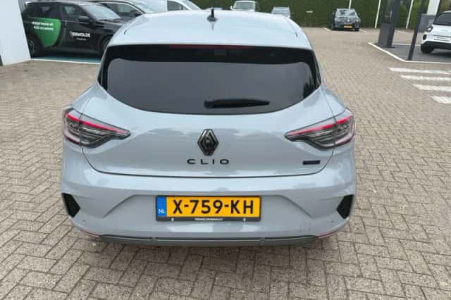 Renault Clio (2023) thumbnail 4