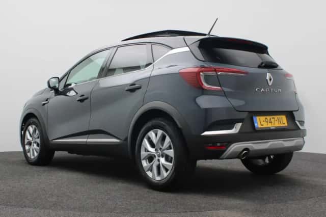 Renault Captur (2021) thumbnail 3