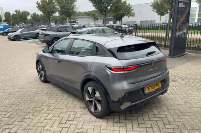 Renault Mégane E-Tech (2023) thumbnail 3