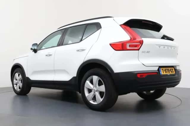 Volvo XC40 (2019) thumbnail 3