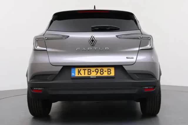 Renault Captur (2025) thumbnail 4