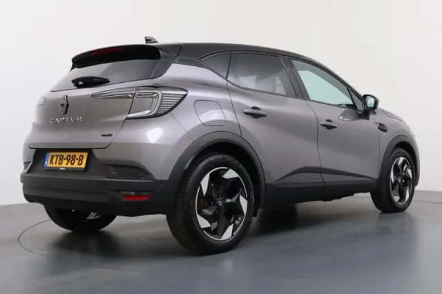 Renault Captur (2025) thumbnail 5