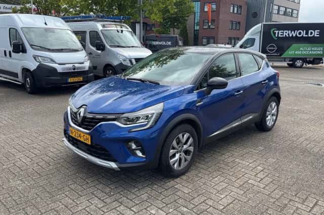 Renault Captur (2020) thumbnail 2