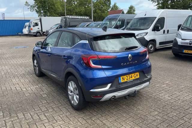 Renault Captur (2020) thumbnail 3