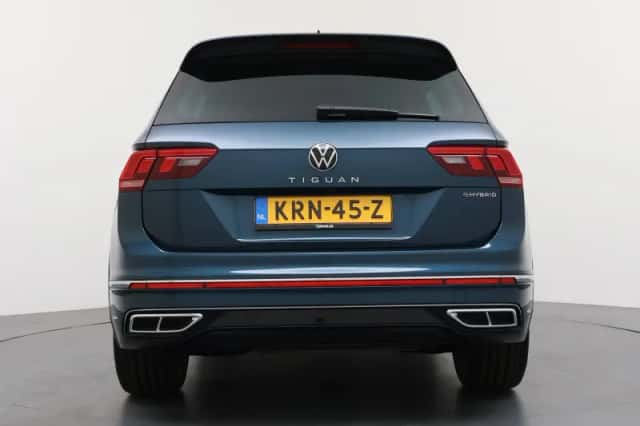 Volkswagen Tiguan (2023) thumbnail 4