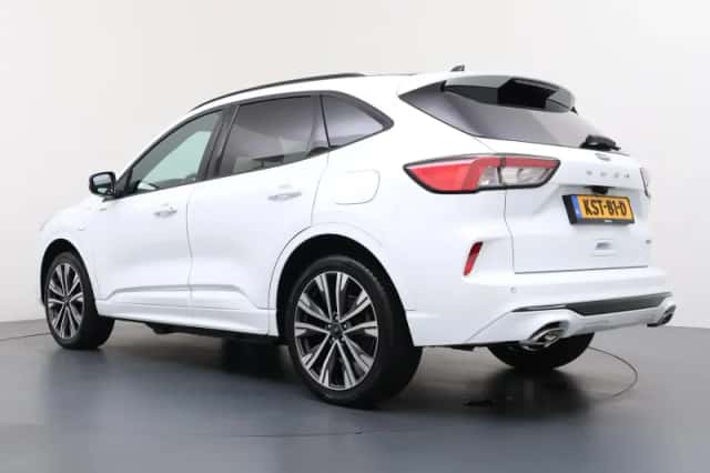 Ford Kuga (2023) thumbnail 3
