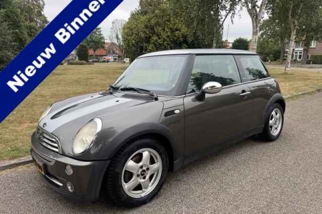 MINI Cooper (2006) thumbnail 1