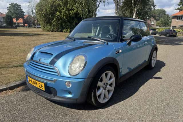 MINI Cooper S (2004) thumbnail 1