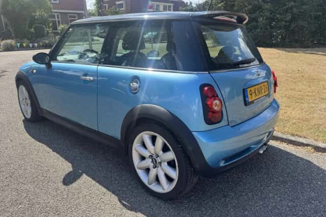 MINI Cooper S (2004) thumbnail 3