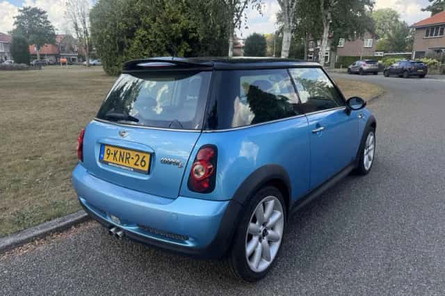 MINI Cooper S (2004) thumbnail 4