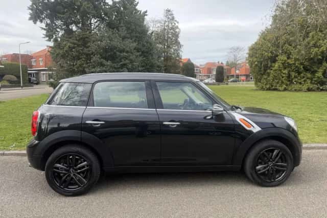MINI Countryman (2013) thumbnail 6