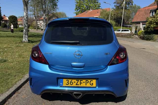 Opel Corsa (2008) thumbnail 4