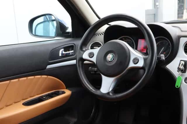 Alfa Romeo 159 (2006) thumbnail 5