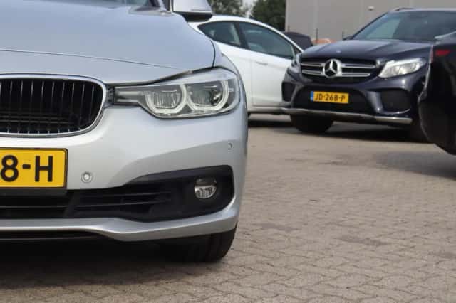 BMW 3-Serie (2016) thumbnail 6