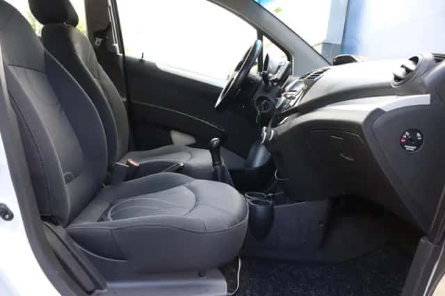 Chevrolet Spark (2011) thumbnail 4