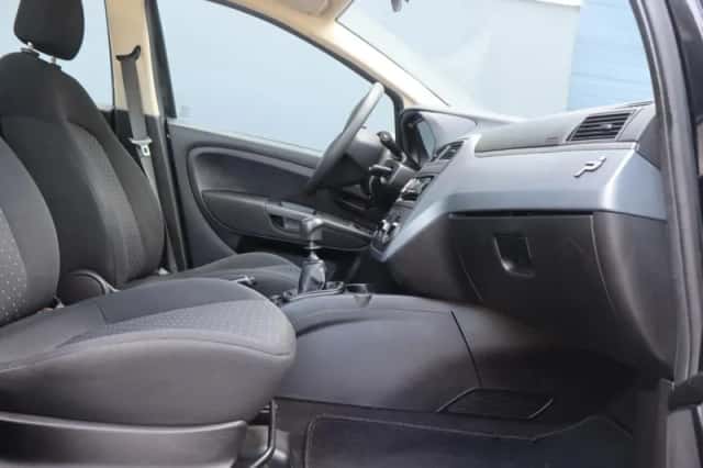 Fiat Grande Punto (2009) thumbnail 3