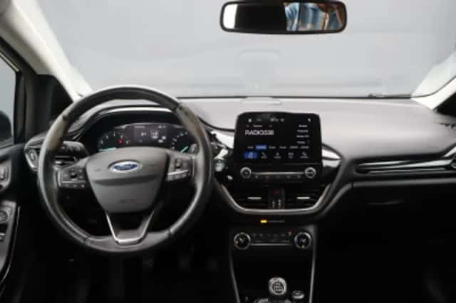 Ford Fiesta (2018) thumbnail 3