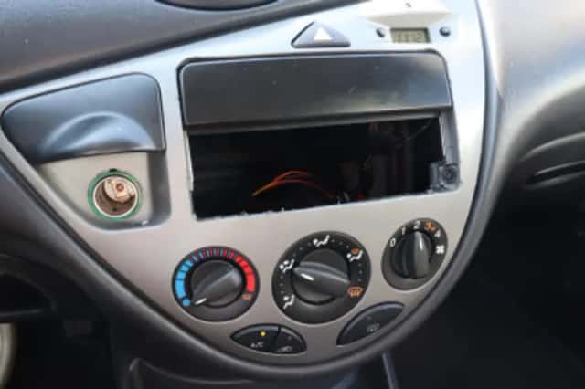 Ford Focus (2003) thumbnail 5
