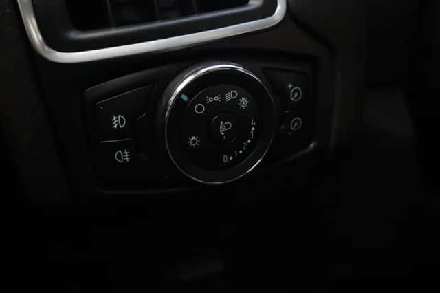 Ford Focus (2011) thumbnail 4