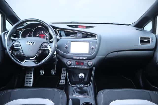 Kia Ceed (2017) thumbnail 3