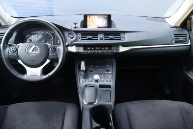 Lexus CT (2014) thumbnail 3