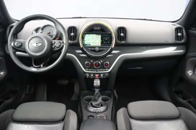 MINI Countryman (2017) thumbnail 3
