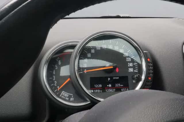 MINI Countryman (2017) thumbnail 4