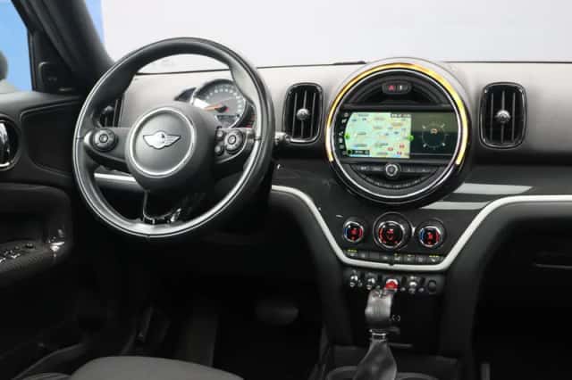 MINI Countryman (2017) thumbnail 6