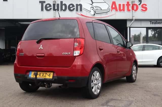 Mitsubishi Colt (2010) thumbnail 2