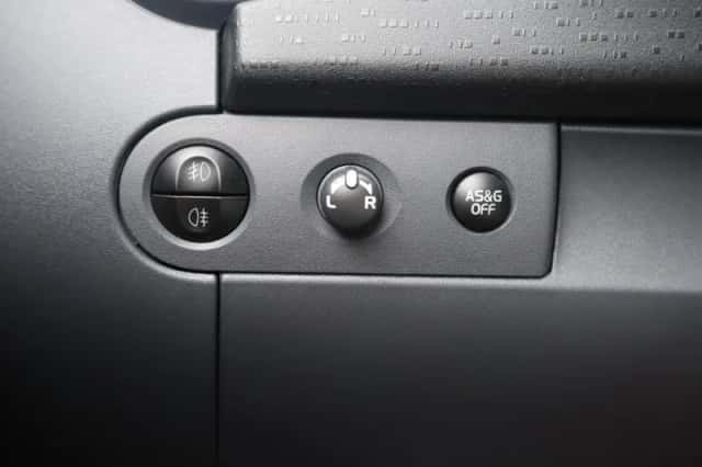Mitsubishi Colt (2010) thumbnail 6