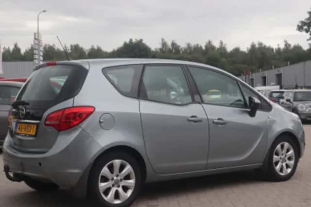Opel Meriva (2010) thumbnail 2
