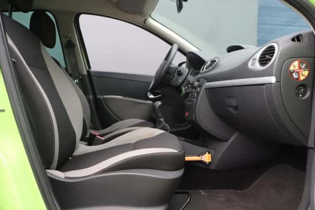 Renault Clio (2012) thumbnail 3