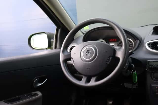Renault Clio (2012) thumbnail 5