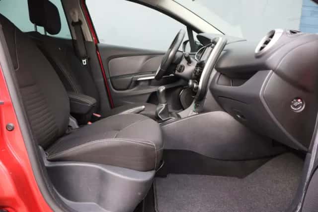 Renault Clio (2016) thumbnail 4