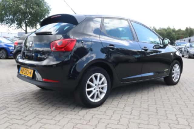 SEAT Ibiza (2012) thumbnail 2