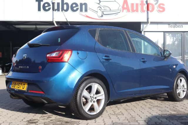SEAT Ibiza (2016) thumbnail 2