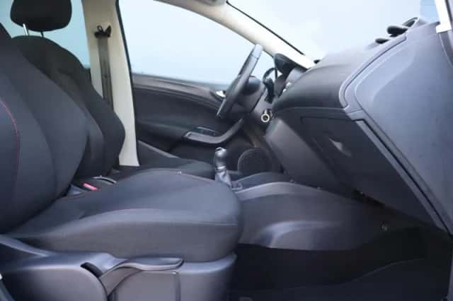 SEAT Ibiza (2016) thumbnail 6
