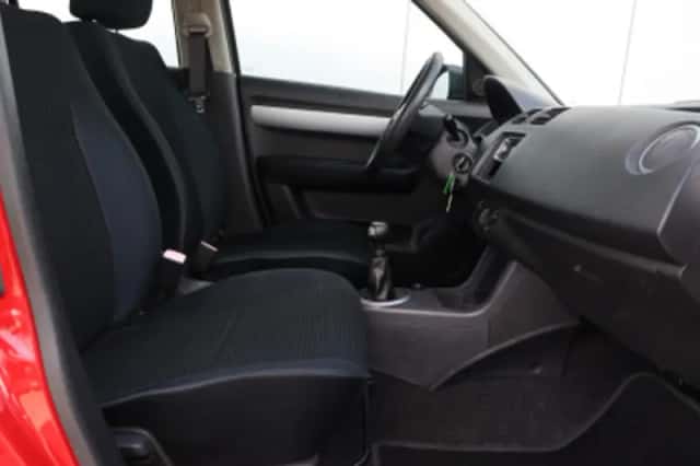 Suzuki Swift (2006) thumbnail 5