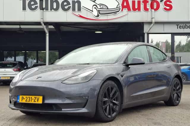 Tesla Model 3 (2021) thumbnail 1