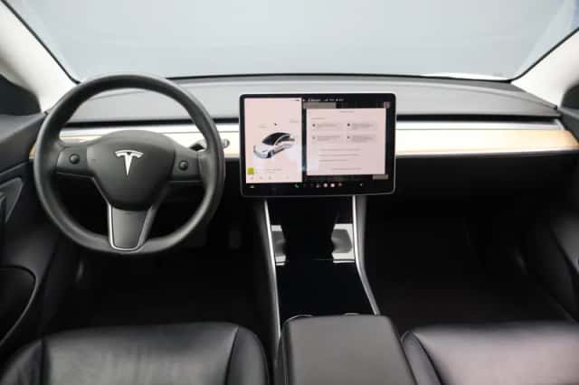 Tesla Model 3 (2020) thumbnail 5