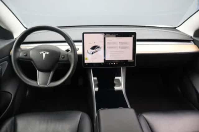 Tesla Model 3 (2020) thumbnail 5