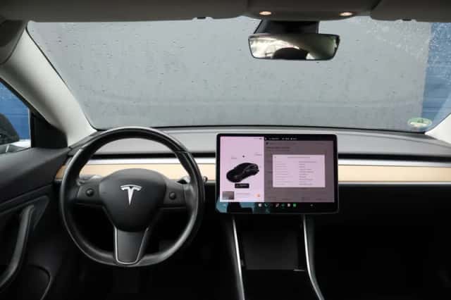 Tesla Model 3 (2019) thumbnail 6