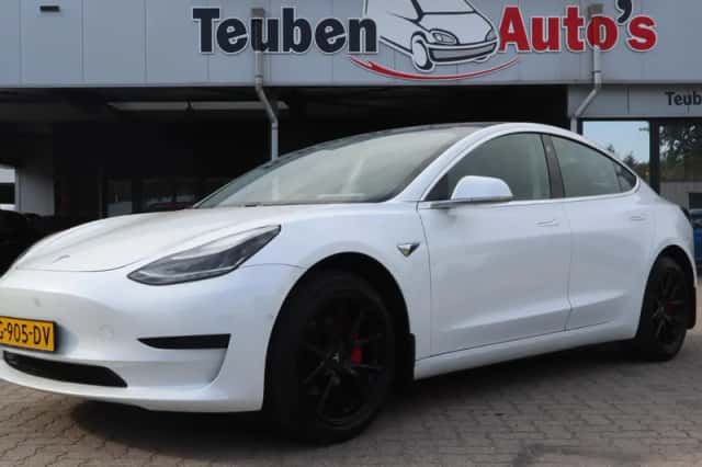 Tesla Model 3 (2019) thumbnail 1