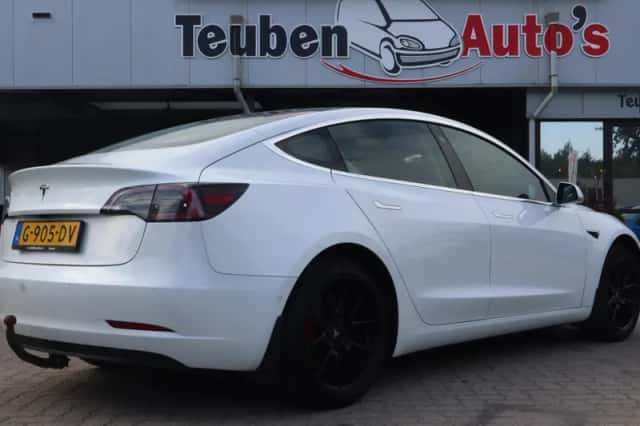 Tesla Model 3 (2019) thumbnail 2