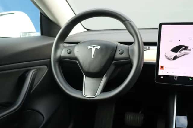 Tesla Model 3 (2019) thumbnail 5